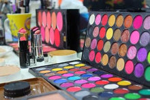 Load image into Gallery viewer, Makhmali + Matte 96 Colors eyeshadow Palette