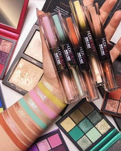 Load image into Gallery viewer, Huda Beauty 2in1 Matte &amp; Metal Melted eyeshadows