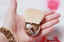 Load image into Gallery viewer, blusher brush by h&amp;m