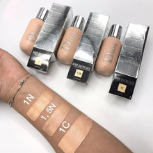 Load image into Gallery viewer, Dior foundation + Anastasia foundation brush