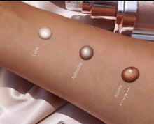 Load image into Gallery viewer, Huda beauty face and body highlighter