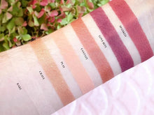 Load image into Gallery viewer, The New Nude Eye shadow Palette