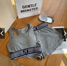 Load image into Gallery viewer, sports bra set Sports bra + shorts Women's workout suit, 2-piece set, soft fabric, comfortable to wear Products are ready for shipping.