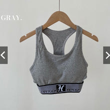 Load image into Gallery viewer, sports bra set Sports bra + shorts Women's workout suit, 2-piece set, soft fabric, comfortable to wear Products are ready for shipping.