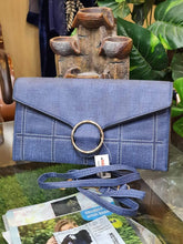 Load image into Gallery viewer, Amazing Clutch  012